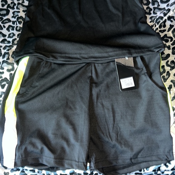 Two piece set - Picture 2 of 4